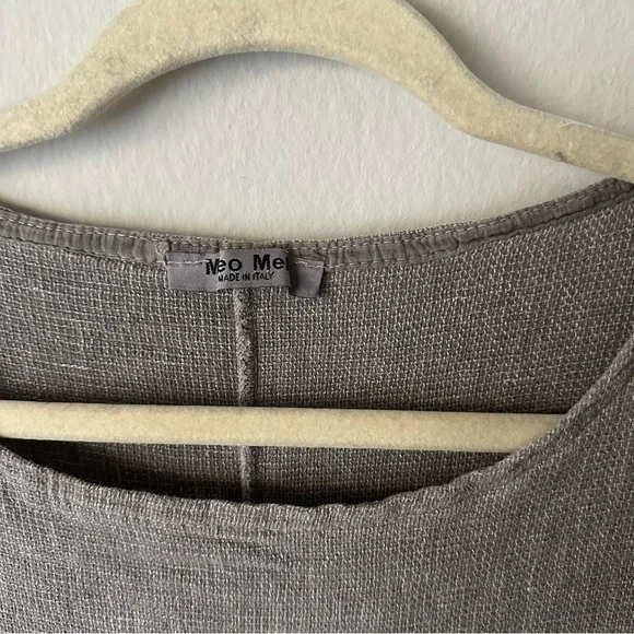 Meo Meli Made in Italy Linen Blend Slit Top in Grey - Picture 4 of 12